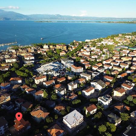 דסנזאנו דל גארדה Ares Apartment - Vicino Al Lago Di Garda E Alla Stazione Treno מראה חיצוני תמונה