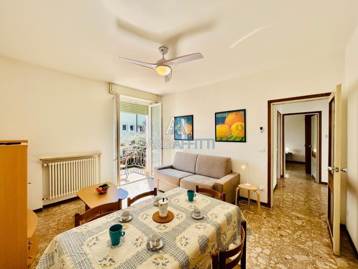 דסנזאנו דל גארדה Ares Apartment - Vicino Al Lago Di Garda E Alla Stazione Treno מראה חיצוני תמונה