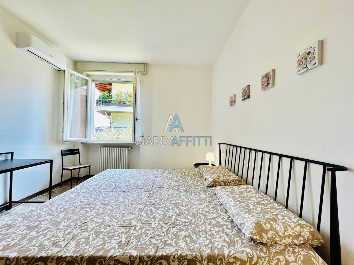 דסנזאנו דל גארדה Ares Apartment - Vicino Al Lago Di Garda E Alla Stazione Treno מראה חיצוני תמונה