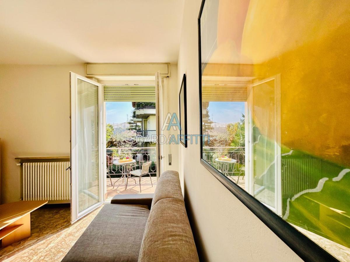 דסנזאנו דל גארדה Ares Apartment - Vicino Al Lago Di Garda E Alla Stazione Treno מראה חיצוני תמונה