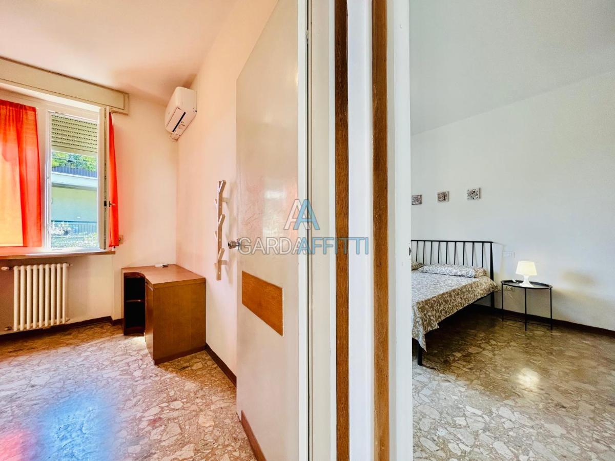 דסנזאנו דל גארדה Ares Apartment - Vicino Al Lago Di Garda E Alla Stazione Treno מראה חיצוני תמונה
