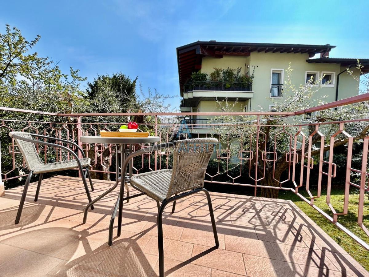 דסנזאנו דל גארדה Ares Apartment - Vicino Al Lago Di Garda E Alla Stazione Treno מראה חיצוני תמונה