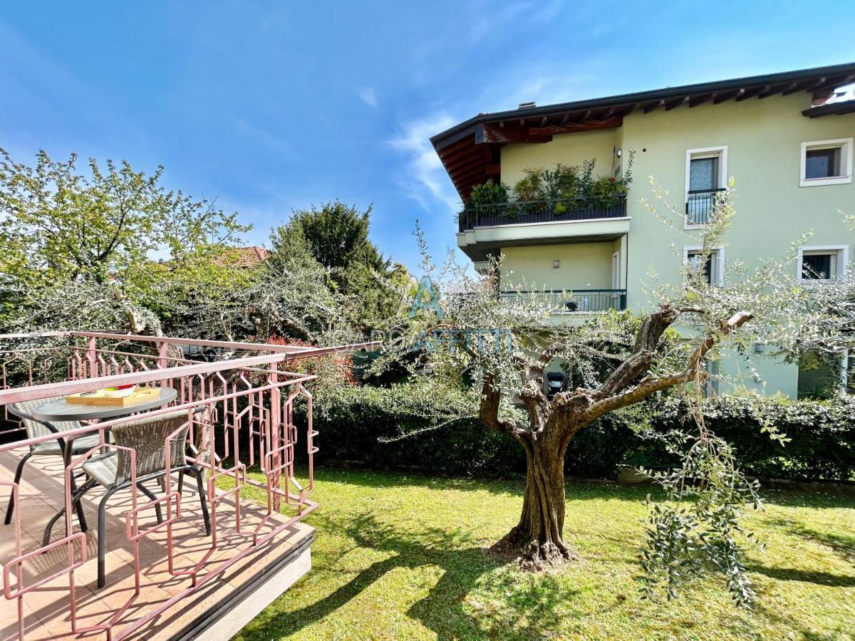 דסנזאנו דל גארדה Ares Apartment - Vicino Al Lago Di Garda E Alla Stazione Treno מראה חיצוני תמונה