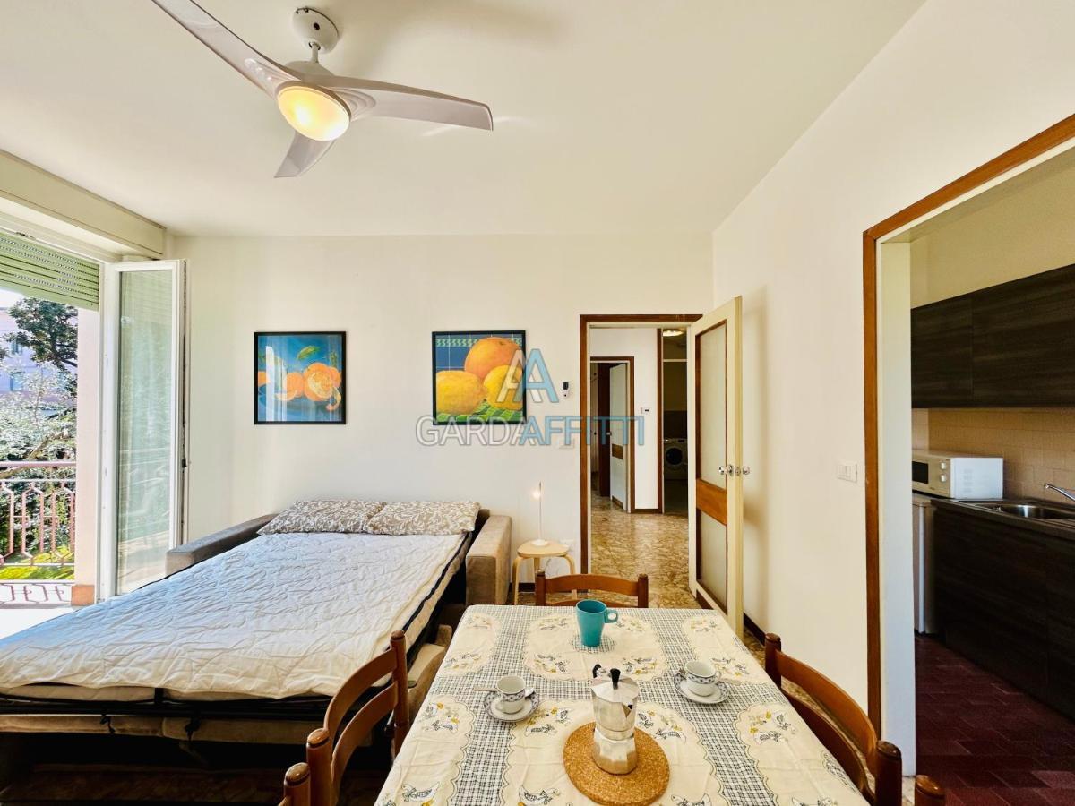 דסנזאנו דל גארדה Ares Apartment - Vicino Al Lago Di Garda E Alla Stazione Treno מראה חיצוני תמונה