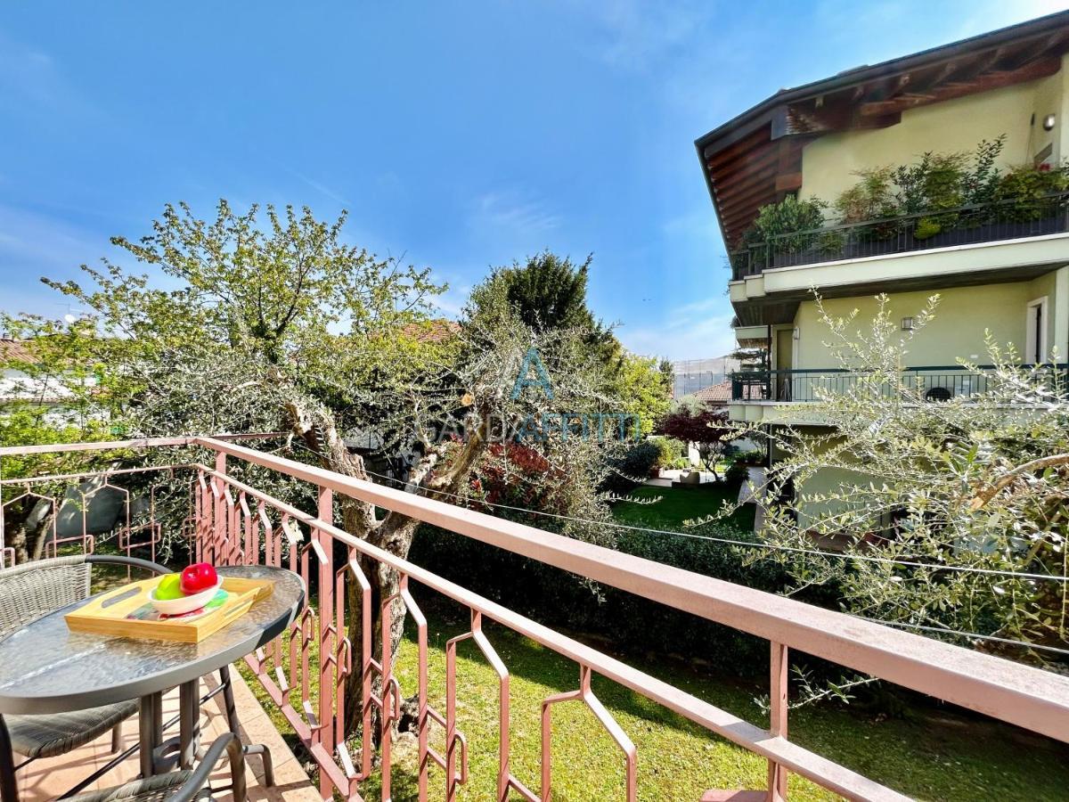 דסנזאנו דל גארדה Ares Apartment - Vicino Al Lago Di Garda E Alla Stazione Treno מראה חיצוני תמונה