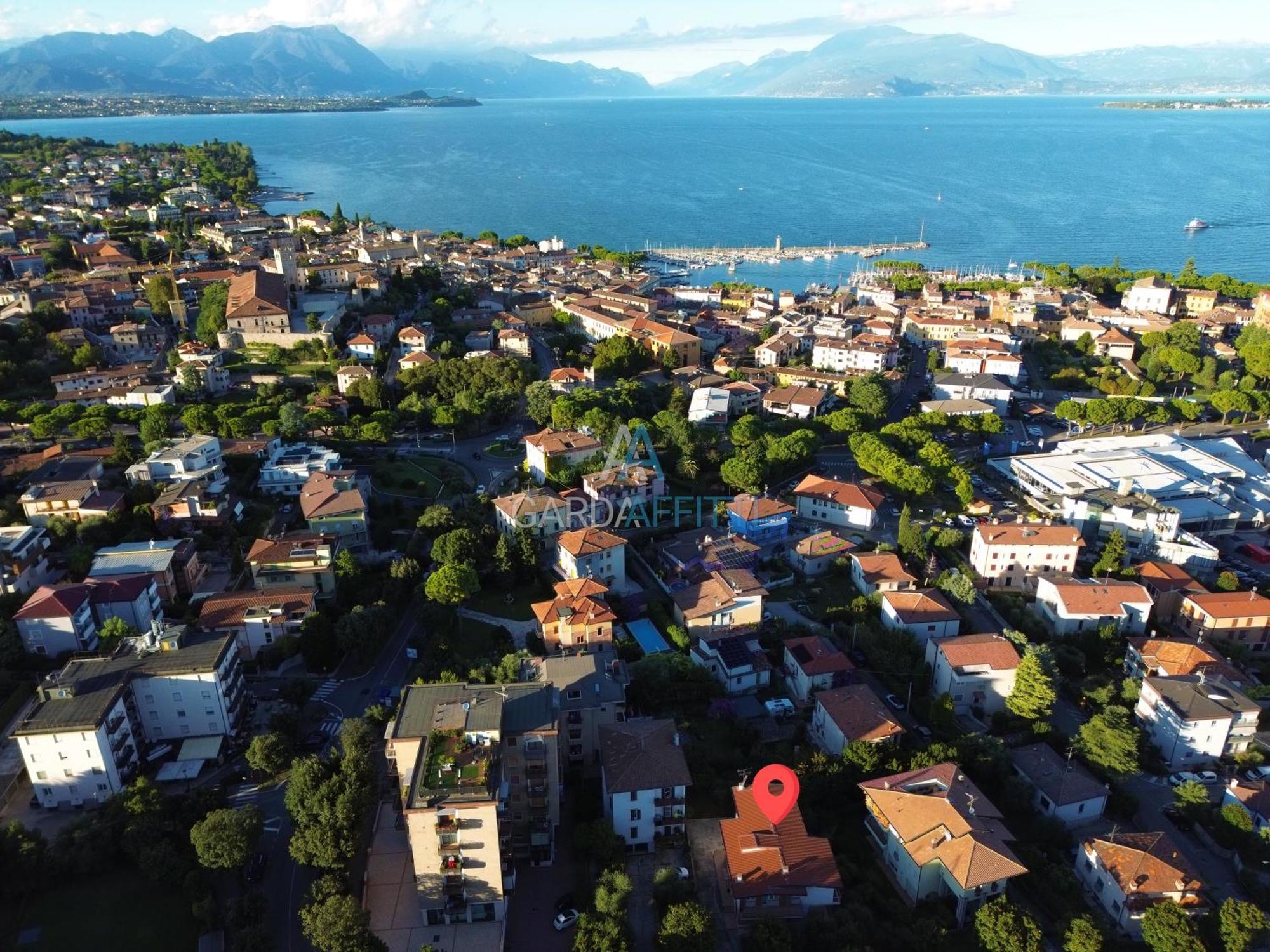 דסנזאנו דל גארדה Ares Apartment - Vicino Al Lago Di Garda E Alla Stazione Treno מראה חיצוני תמונה